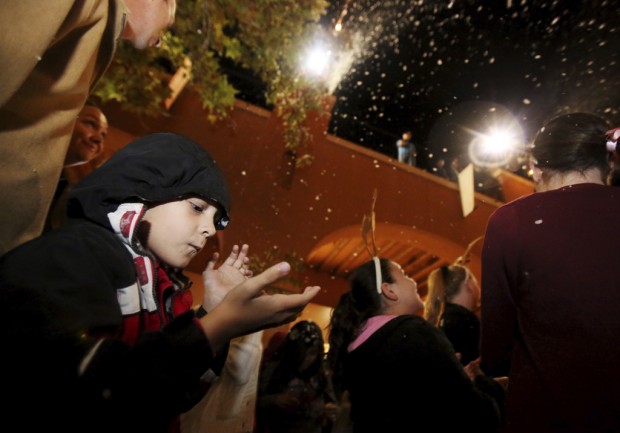 For brief moment, it snows right on time